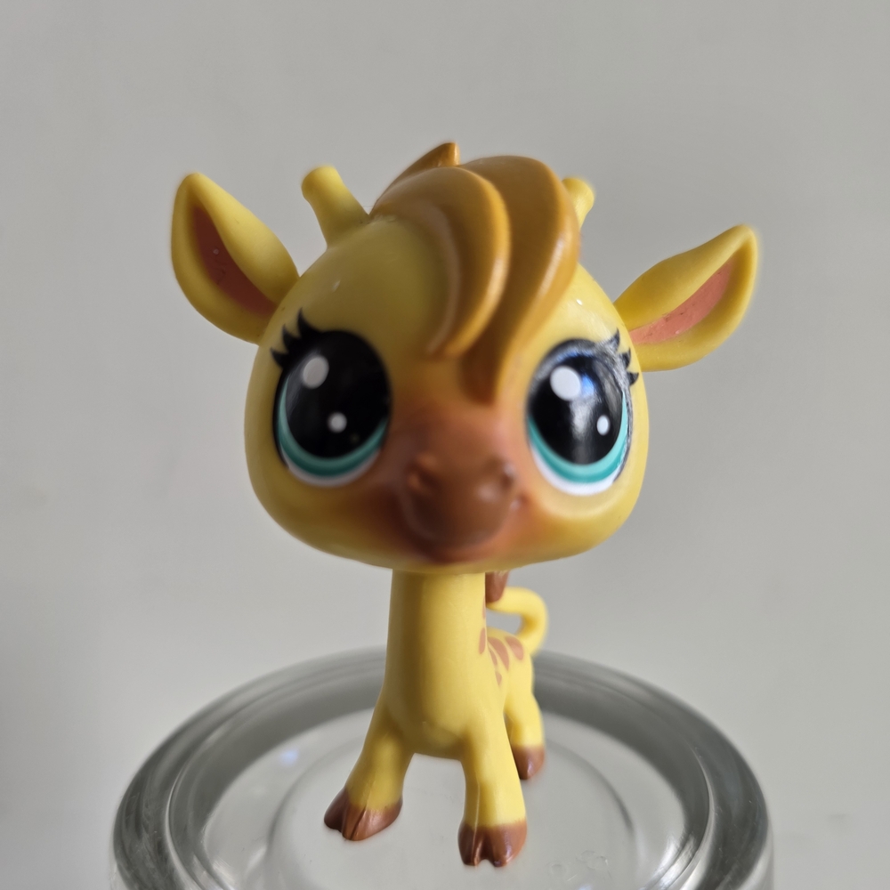 3/$22 Littlest Pet Shop #122 Giraffe Giraffa Spotley Yellow Brown Blue Eyes